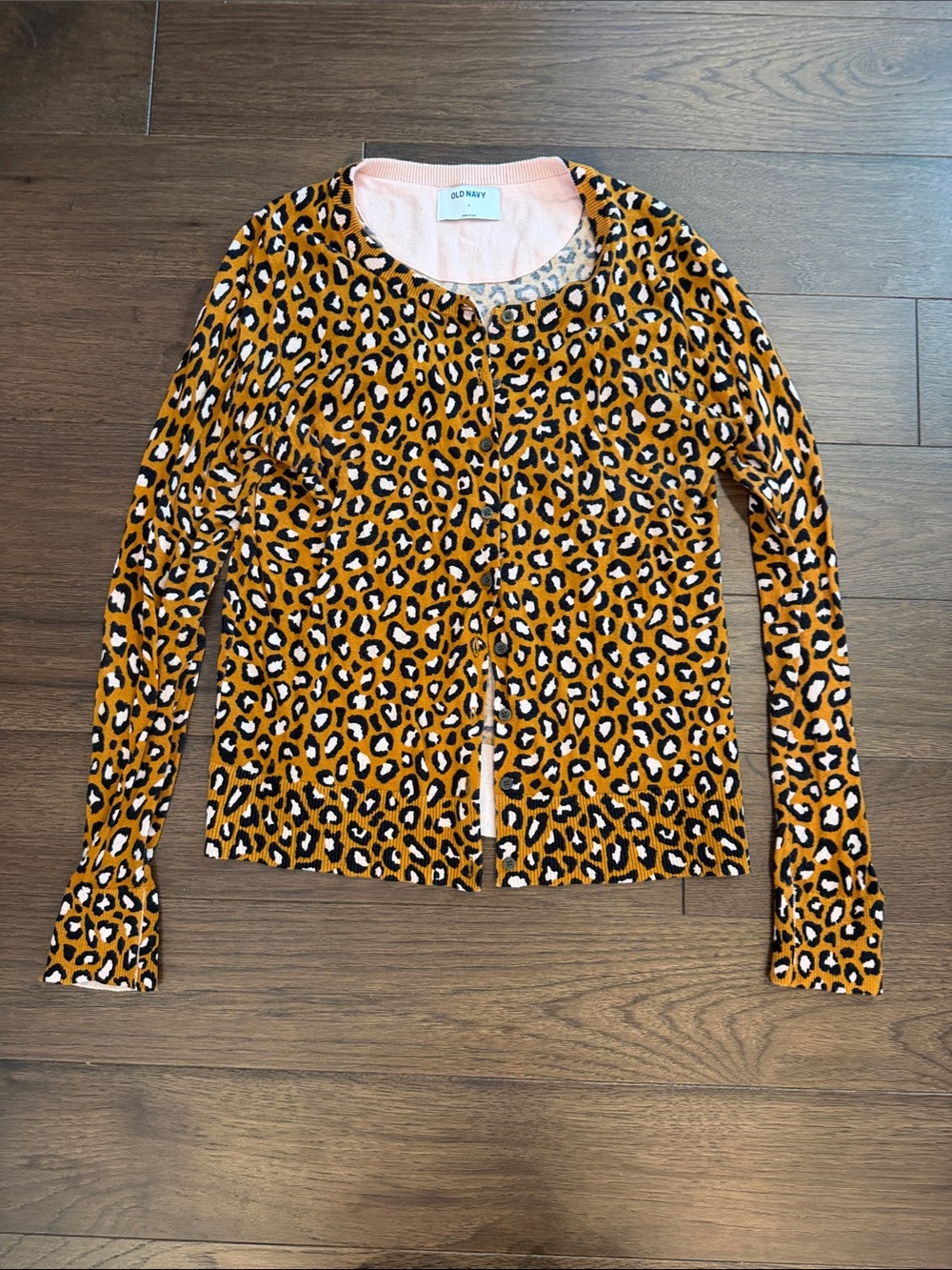 Old Navy Leopard Print Cardigan Size Small - C54-047